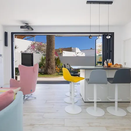 Beachside - Casa Aboleon Коральео